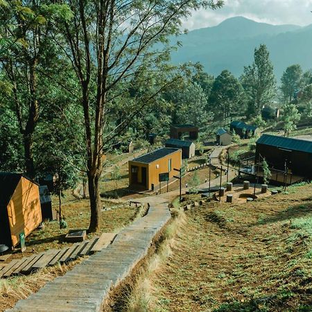 Bobocabin Gunung Mas, Puncak Ξενοδοχείο Tagalbato Εξωτερικό φωτογραφία