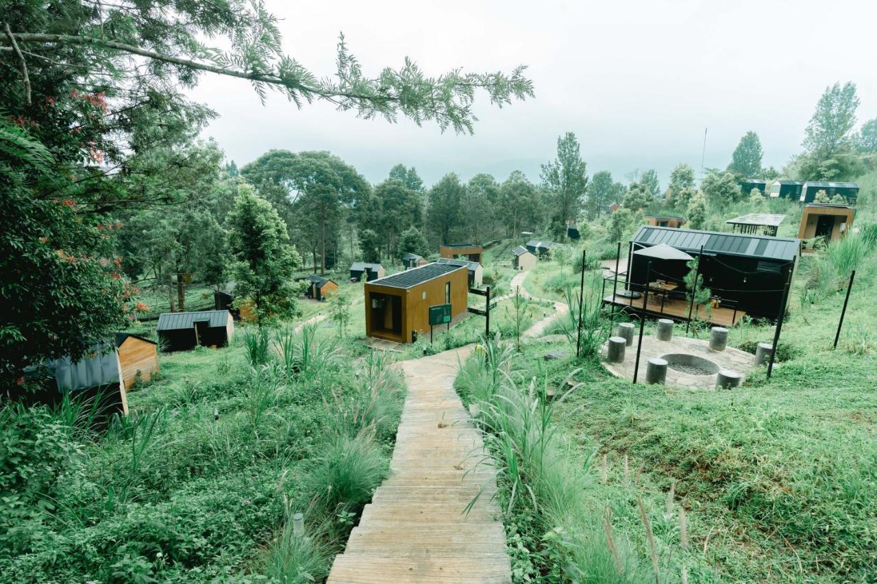 Bobocabin Gunung Mas, Puncak Ξενοδοχείο Tagalbato Εξωτερικό φωτογραφία