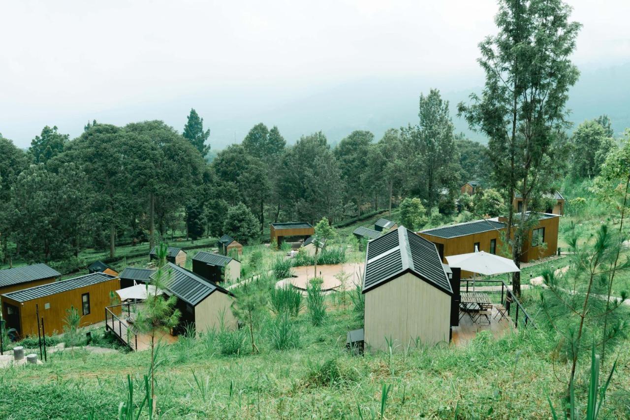 Bobocabin Gunung Mas, Puncak Ξενοδοχείο Tagalbato Εξωτερικό φωτογραφία